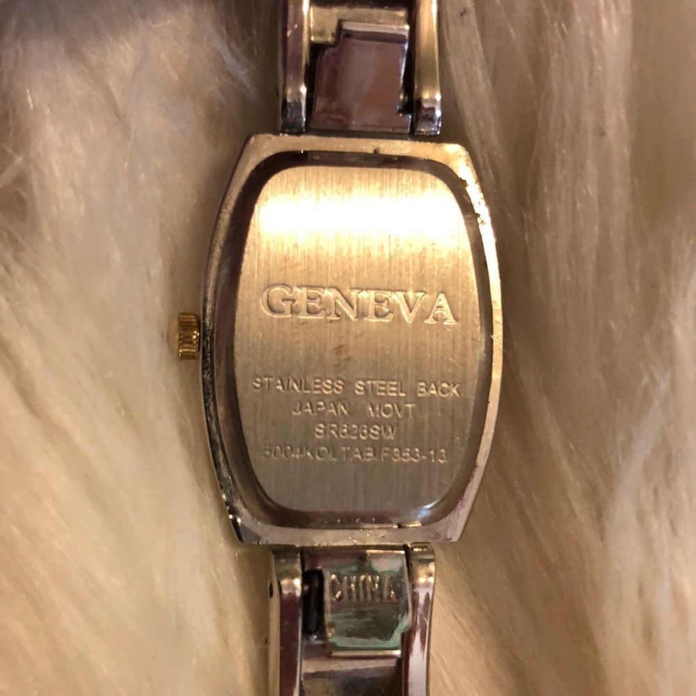 5 Geneva Ladies Watches Need Batteries - Picture 14 of 16